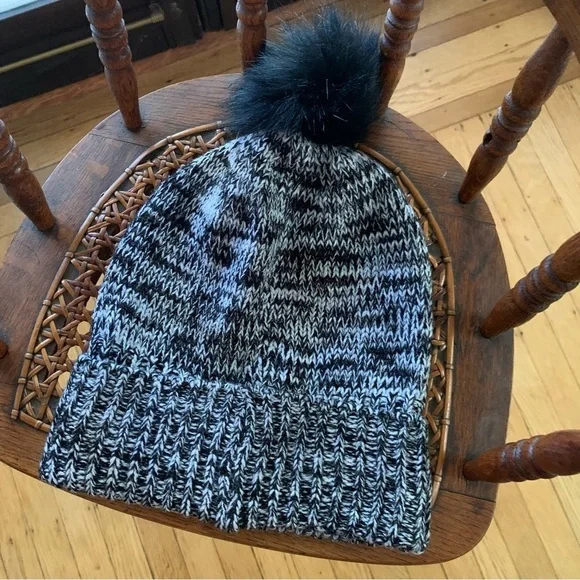 FRYE | NWT Black Charcoal White Marled Beanie with Pom Pom OS - Picture 6 of 15
